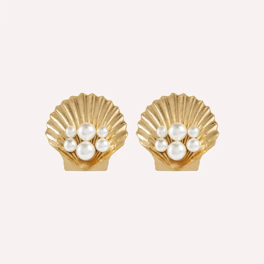 Gold+seashell+earrings