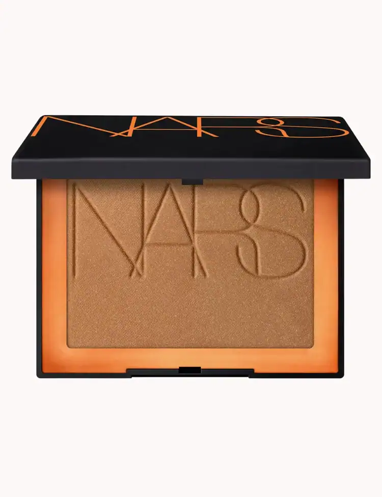 Laguna Bronzing Powder. Latte Makeup Skin Trend