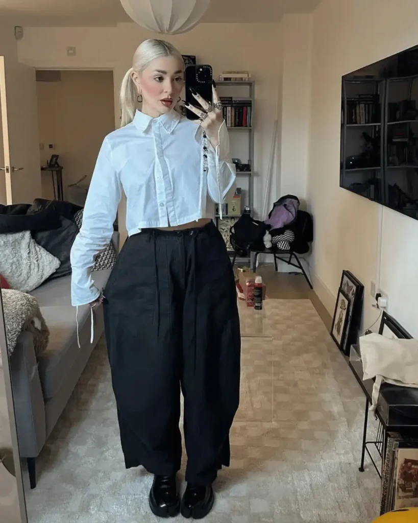 casual outfit with black chunky tabis