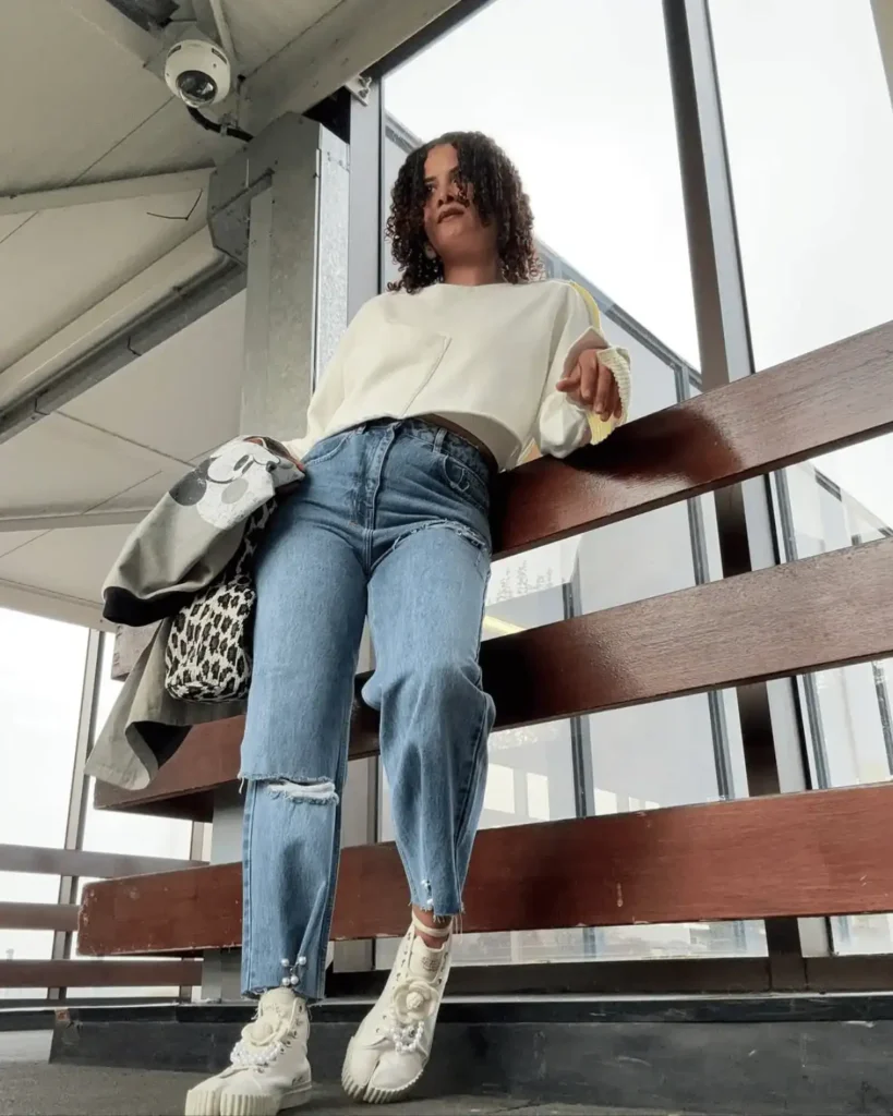 trendy spring outfit with trainer style white tabi shoes