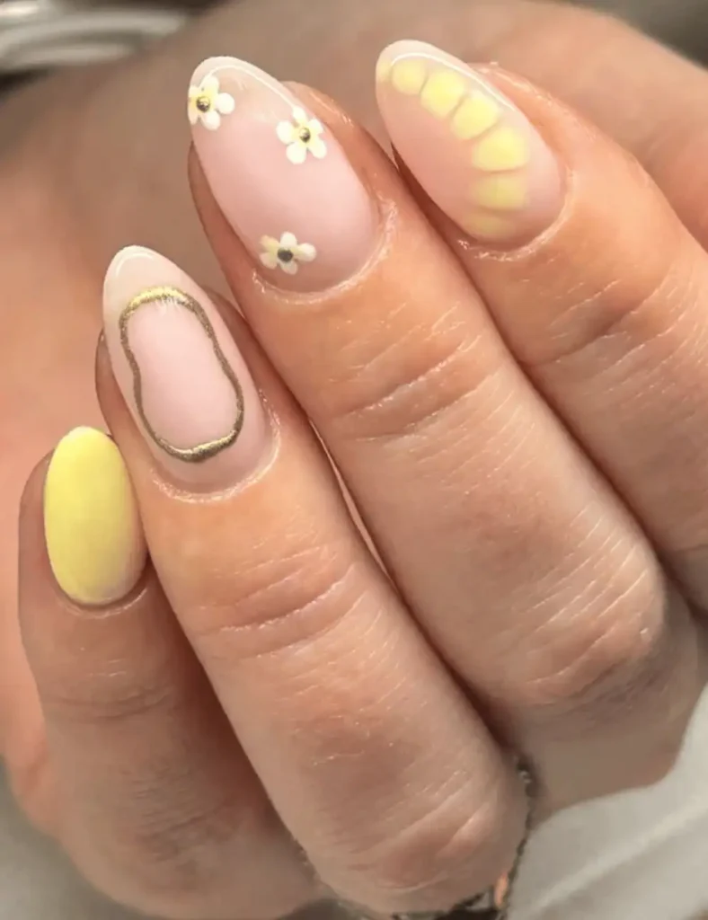 daisies nails
