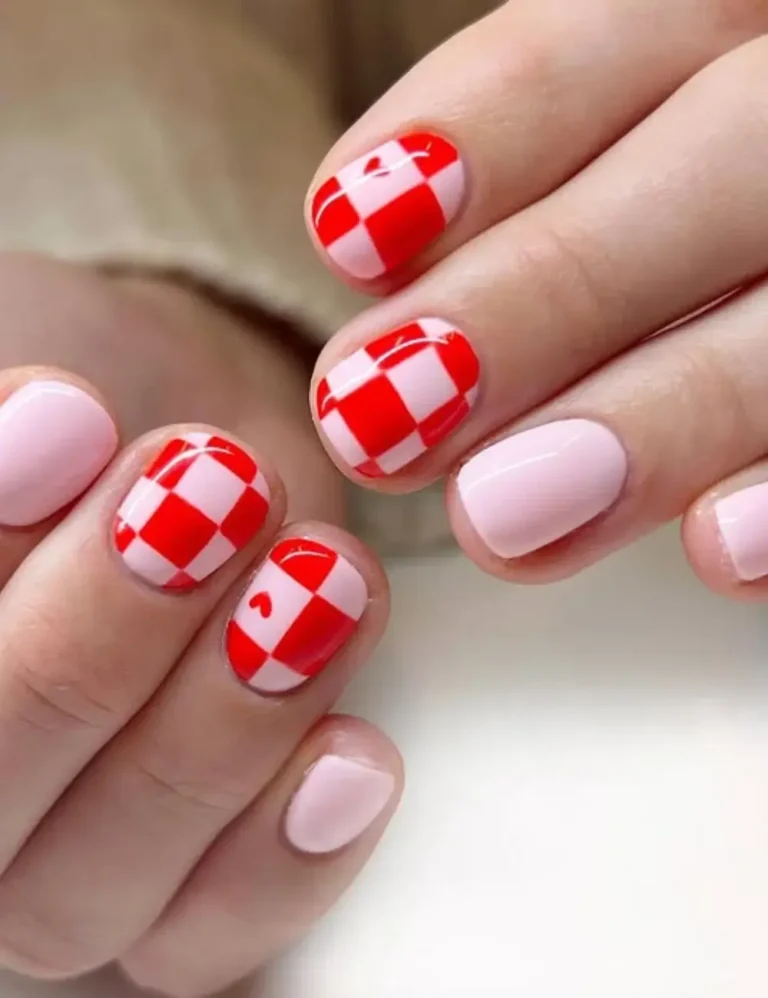 Checkerboard-With-a-Hint-of-Heart-Short-Valentines-Day-Nail-Ideas-