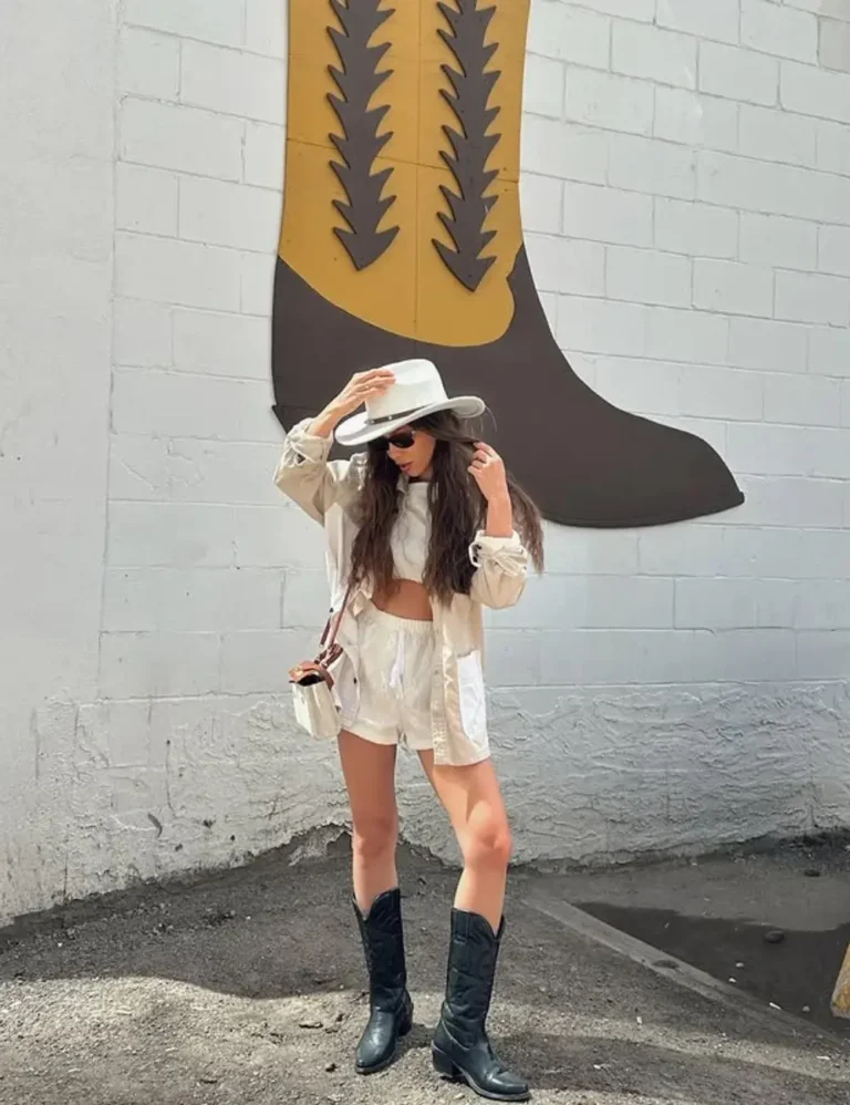 Light-Layers-Western-Ease-cowboy-outfits-768x998