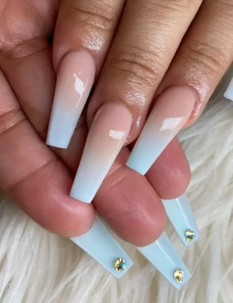 blue-ombre-winter-nails-788x1024